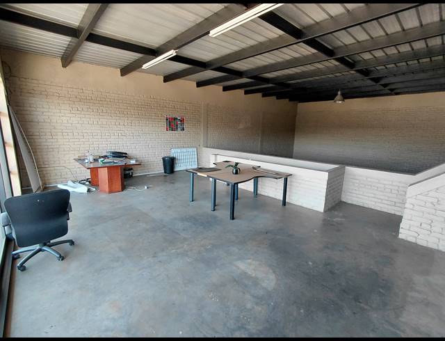 334M² WAREHOUSE TO LET IN POMONA